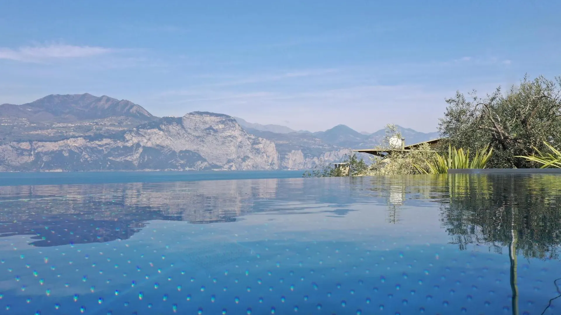 Sunset Residence Brenzone sul Garda Italy